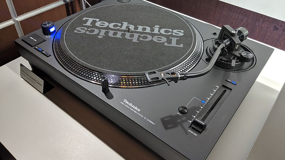 Technics SL1200 MK7